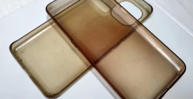 ¿Tienes la funda de tu móvil Xiaomi amarillenta? Prueba con esto para dejarla como nueva