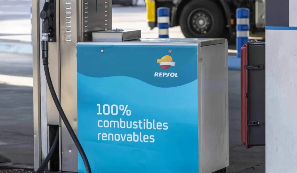Repsol presenta una gasolina renovable y sin petróleo para todos los coches